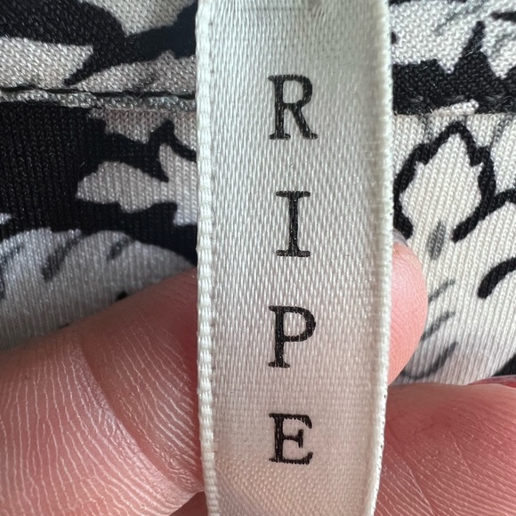 Black and white dress xs - Picture 4 of 4